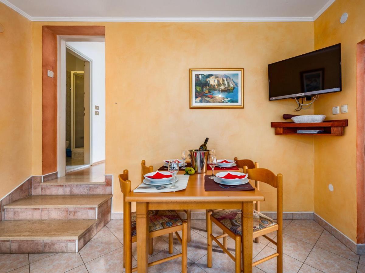 Tinjan Holiday Home Hacienda - Pzn316 By Interhome מראה חיצוני תמונה